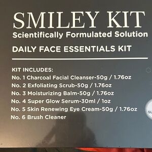 Daily Face Essentials - Black